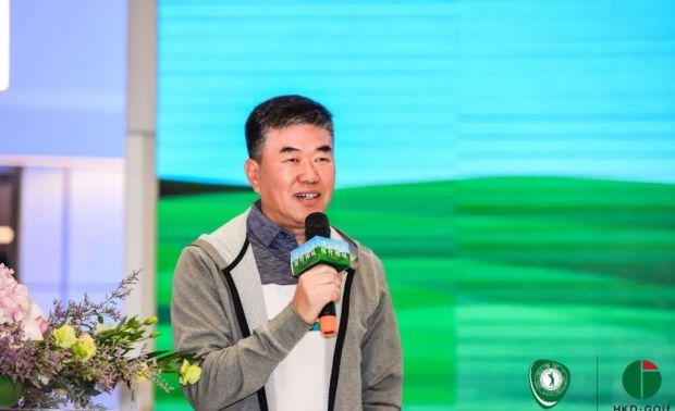 华人设计师高尔夫俱乐部创会主席萧爱彬先生致辞