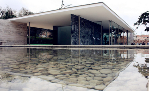 ▲看到密斯凡德罗设计的——巴塞罗国际博览会德国馆，你便知道这是现代主义建筑。
  
