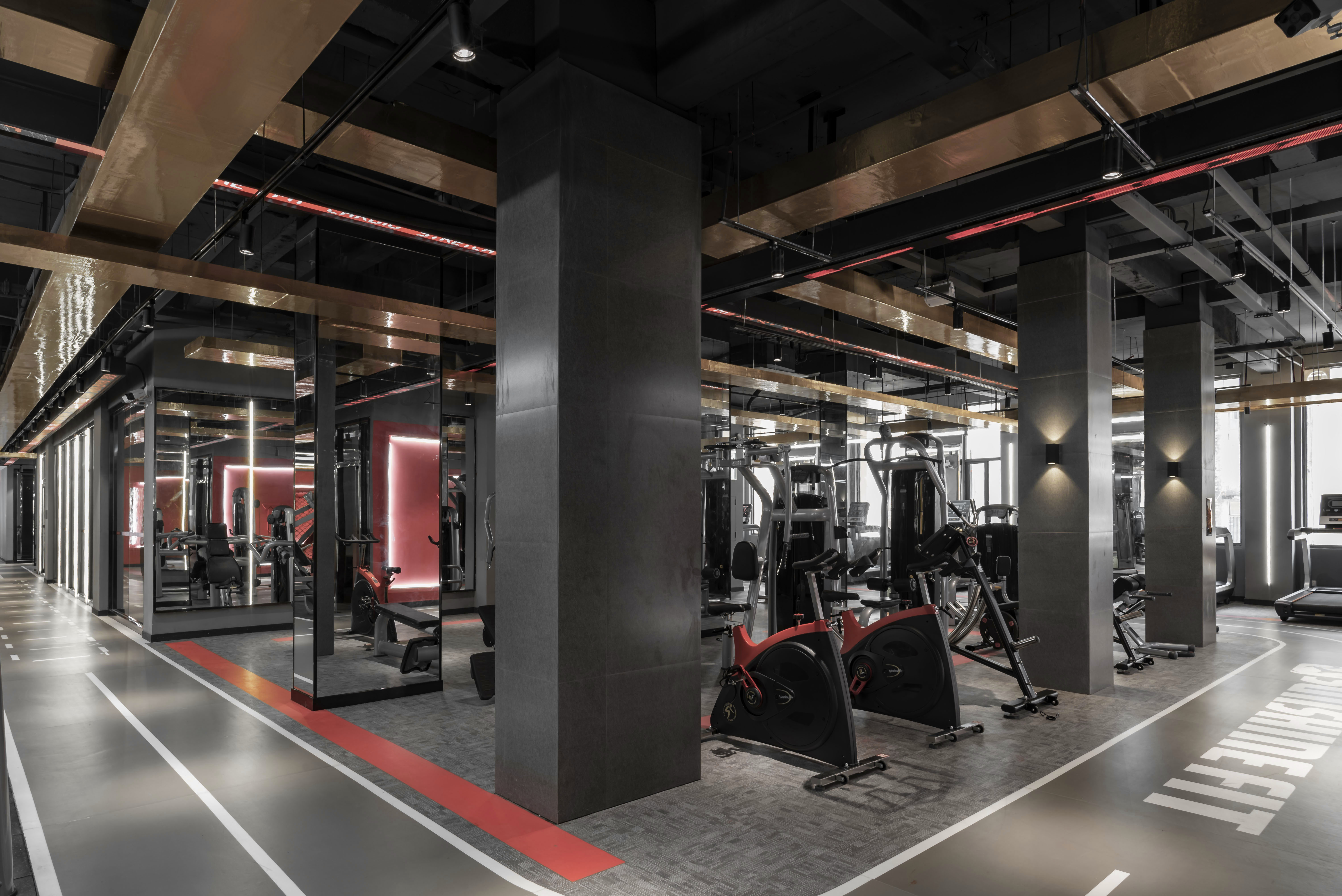 阳光菲特健身房